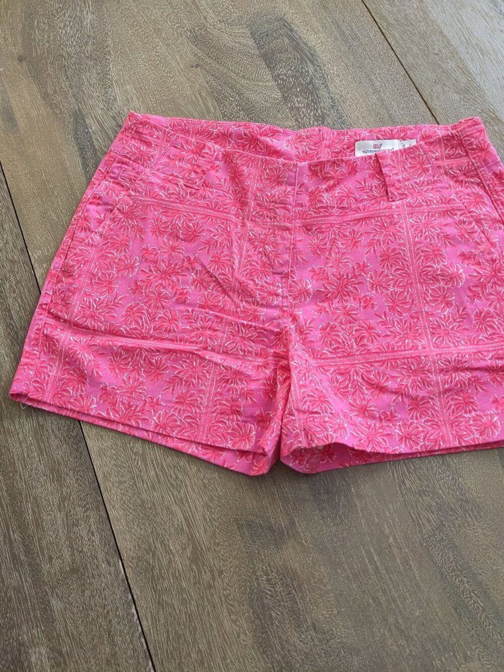 Vineyard Vines Red and Pink Floral 12" Cotton Shorts with 5 Pockets, Size 4
